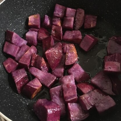 何度目かわからないくらいのリピです（≧∇≦）紫芋で作りました(*^^*)とっても美味しくできました(*^^*)ごちそうさまでしたまた作ります